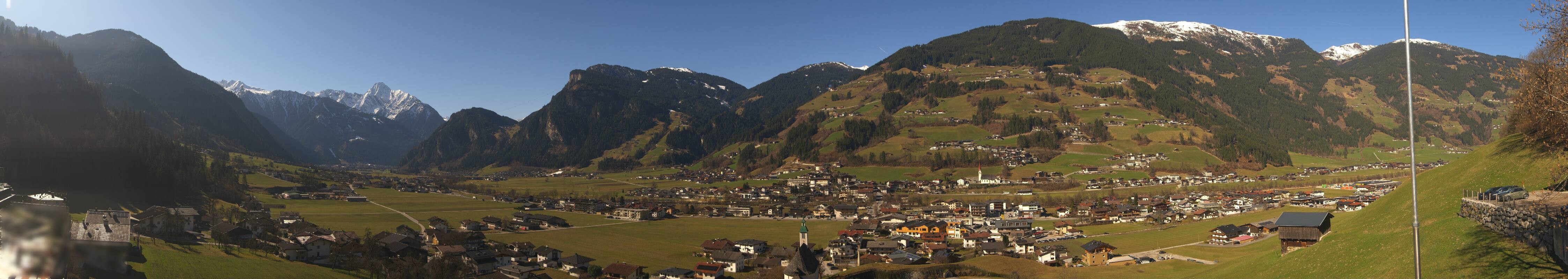 Archived image Webcam Panoramic View Mayrhofen