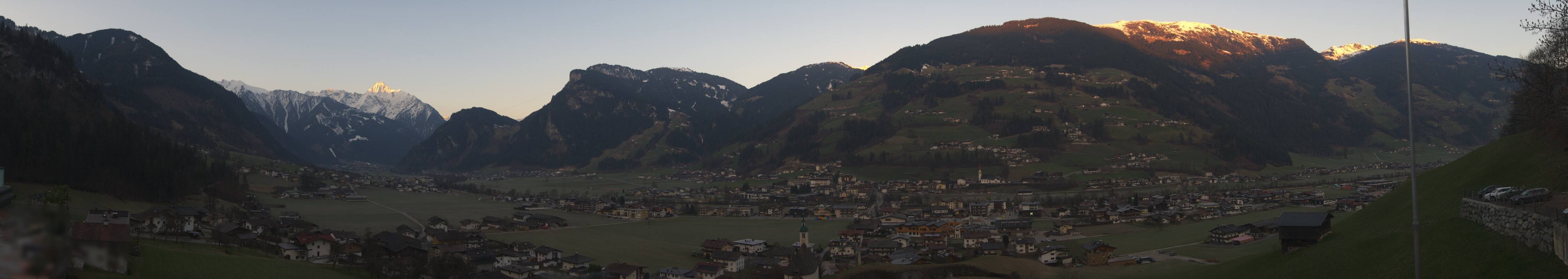 Archiv Foto Webcam Blick von Bichl auf Mayrhofen