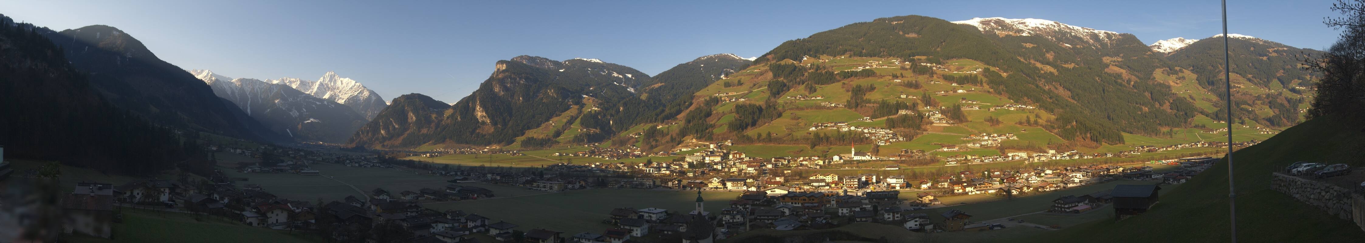 Archived image Webcam Panoramic View Mayrhofen