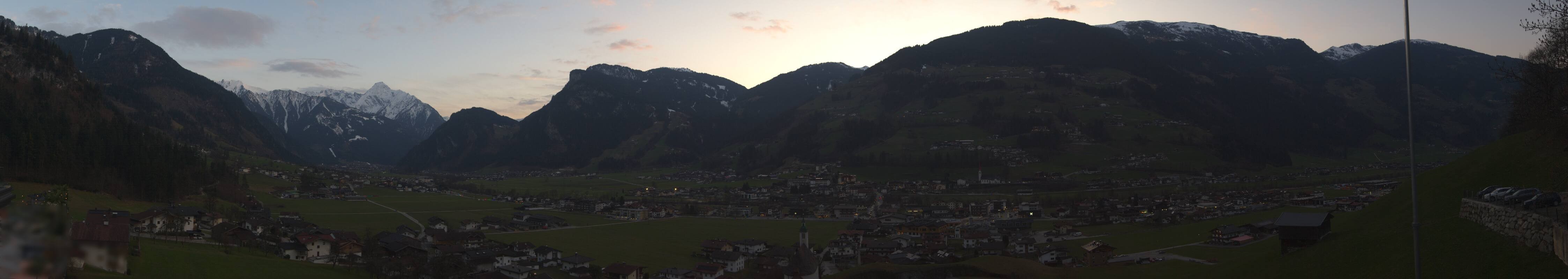 Archived image Webcam Panoramic View Mayrhofen
