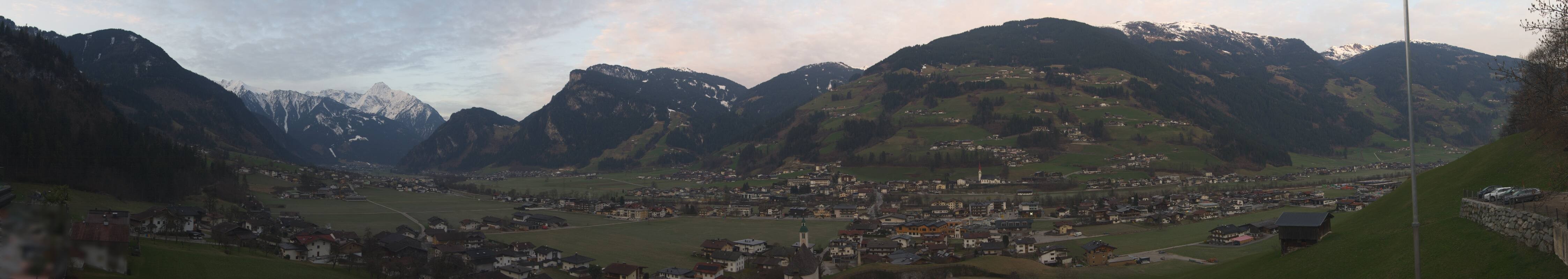 Archived image Webcam Panoramic View Mayrhofen