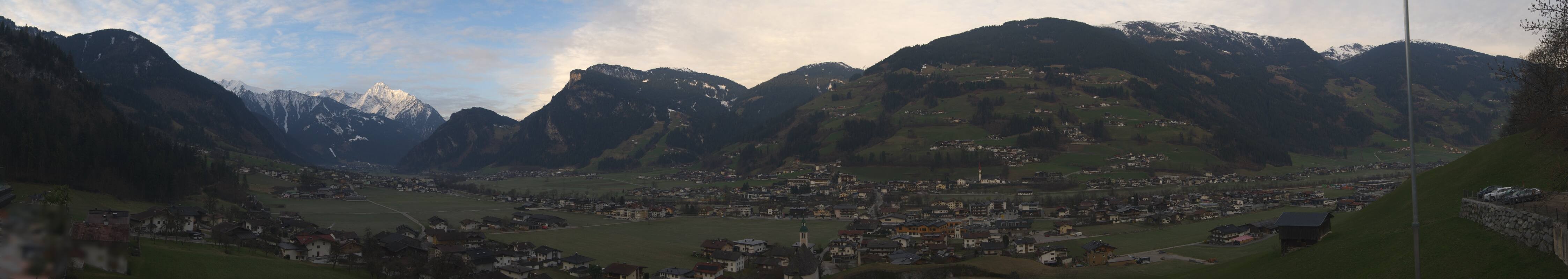 Archived image Webcam Panoramic View Mayrhofen
