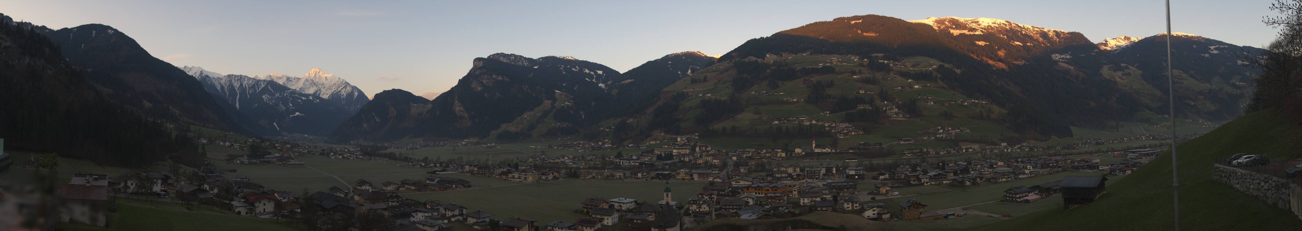 Archived image Webcam Panoramic View Mayrhofen