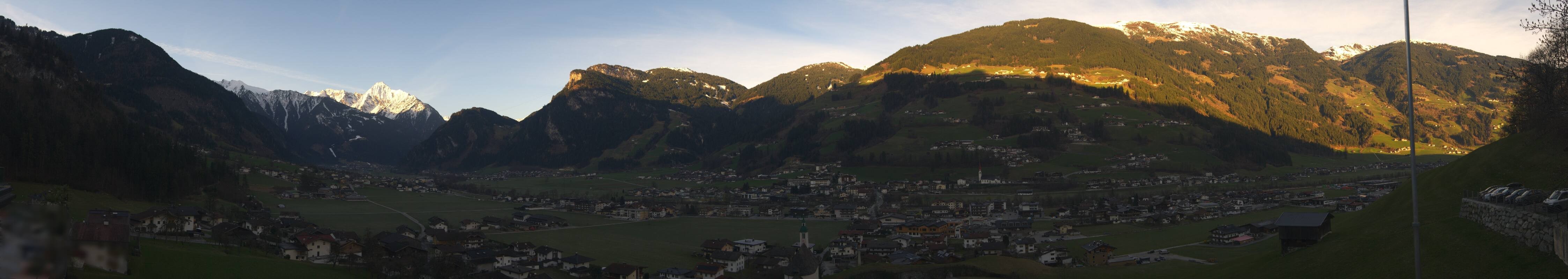 Archived image Webcam Panoramic View Mayrhofen