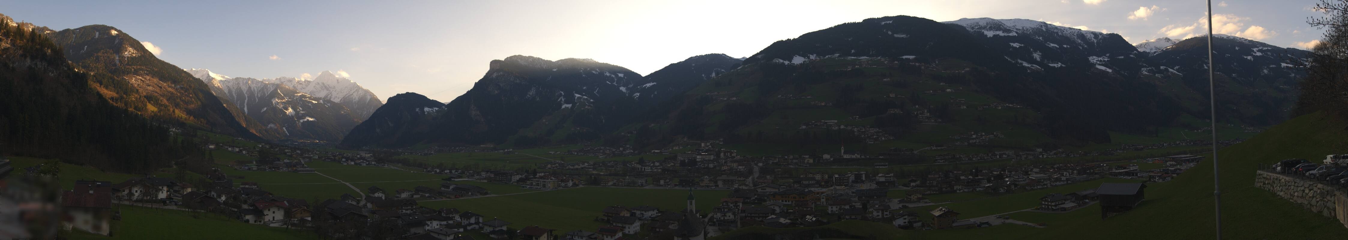 Archiv Foto Webcam Blick von Bichl auf Mayrhofen