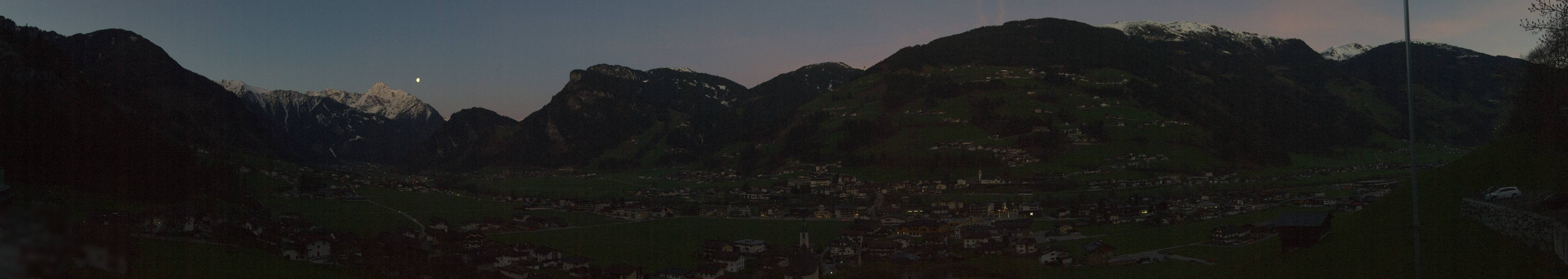 Archiv Foto Webcam Blick von Bichl auf Mayrhofen