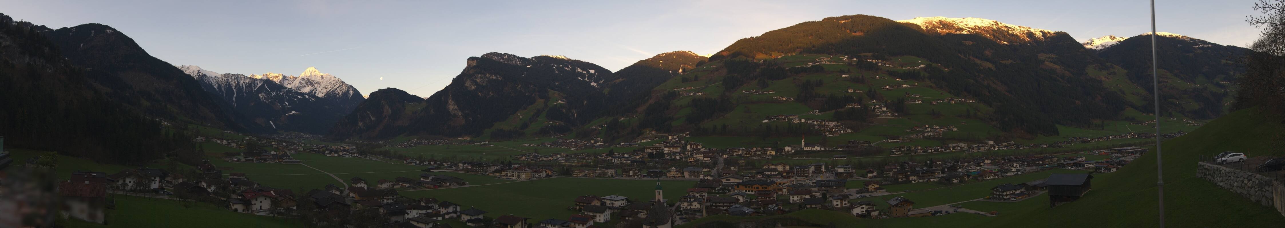 Archiv Foto Webcam Blick von Bichl auf Mayrhofen