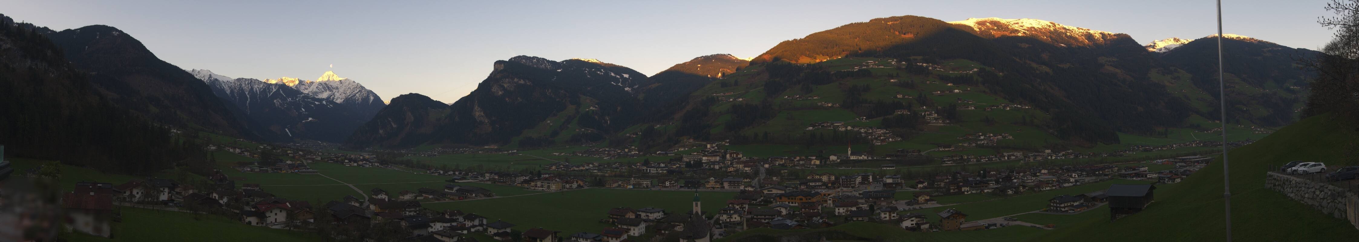 Archiv Foto Webcam Blick von Bichl auf Mayrhofen