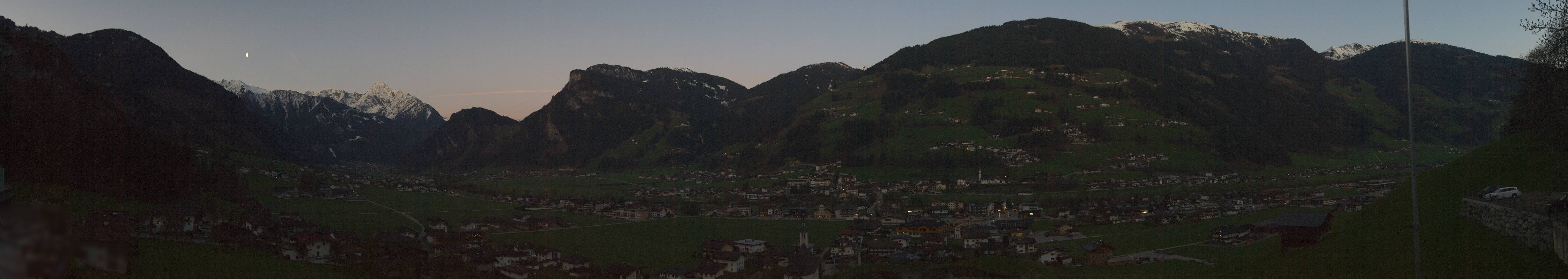 Archived image Webcam Panoramic View Mayrhofen