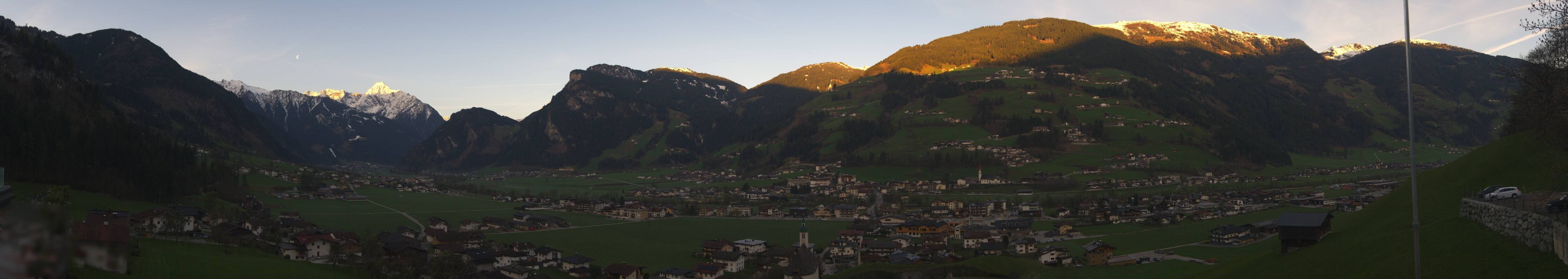 Archiv Foto Webcam Blick von Bichl auf Mayrhofen