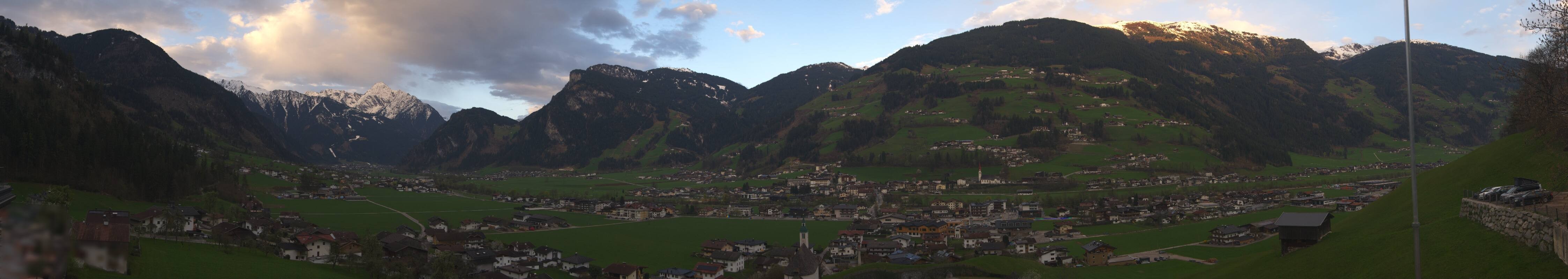 Archiv Foto Webcam Blick von Bichl auf Mayrhofen