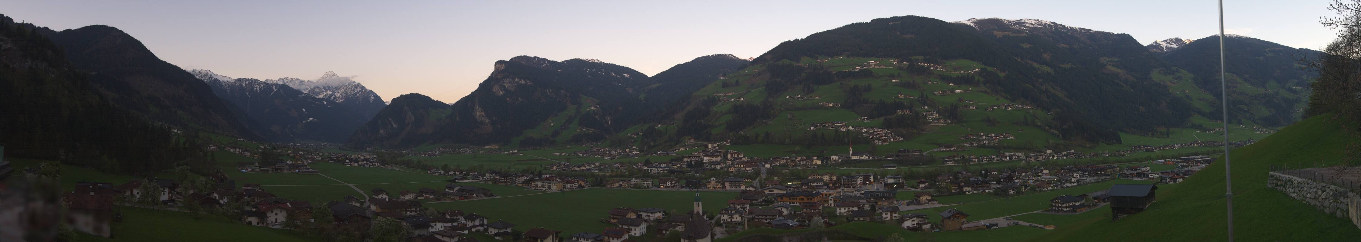 Archived image Webcam Panoramic View Mayrhofen