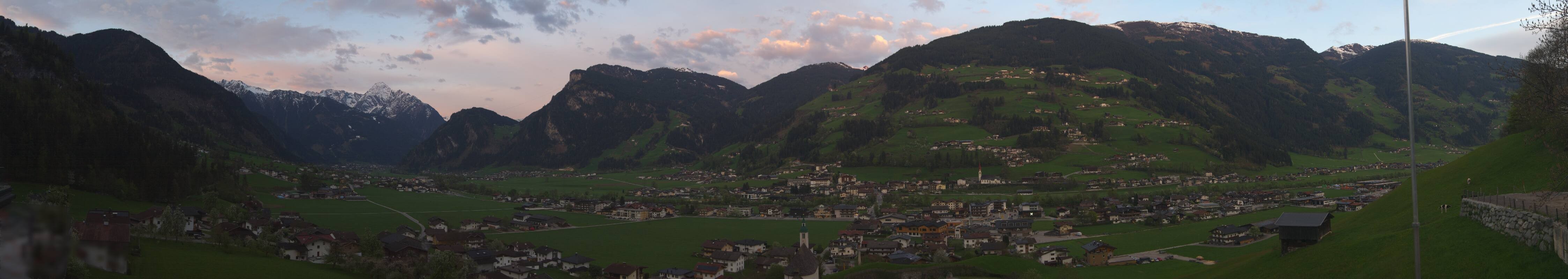 Archived image Webcam Panoramic View Mayrhofen
