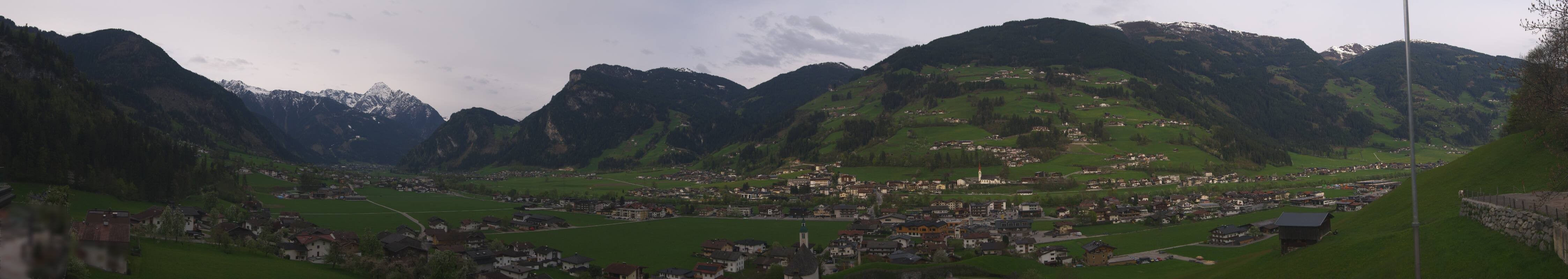Archived image Webcam Panoramic View Mayrhofen
