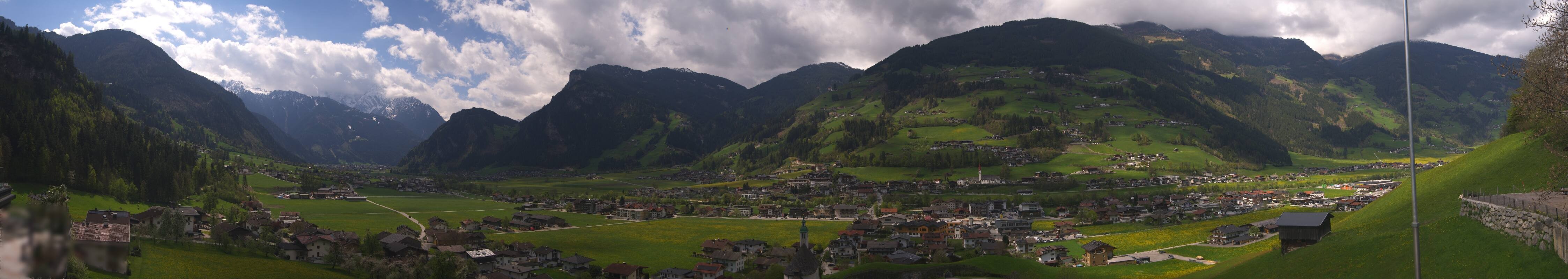 Archived image Webcam Panoramic View Mayrhofen