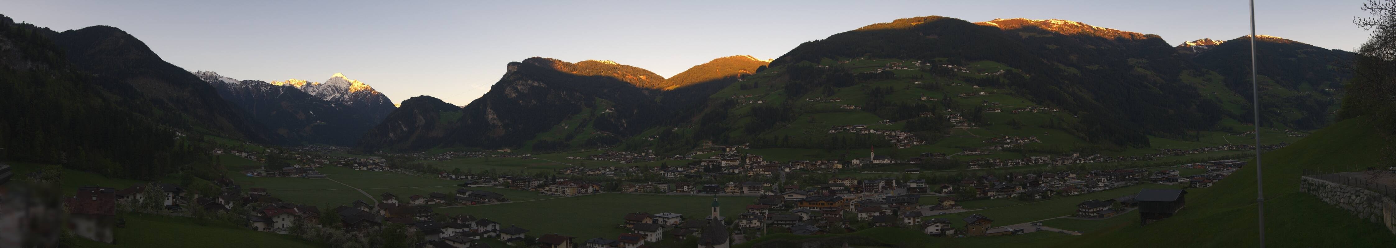 Archiv Foto Webcam Blick von Bichl auf Mayrhofen