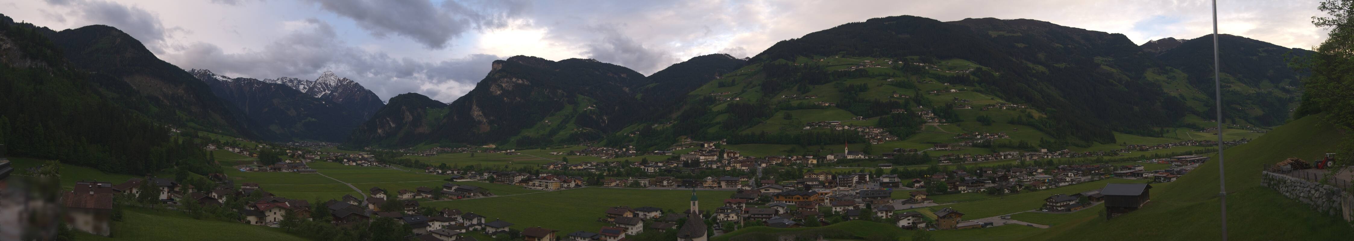Archiv Foto Webcam Blick von Bichl auf Mayrhofen