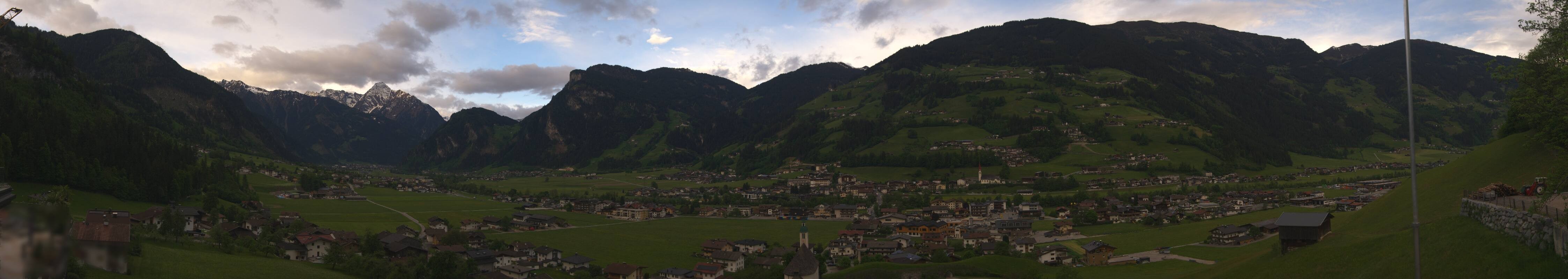 Archiv Foto Webcam Blick von Bichl auf Mayrhofen
