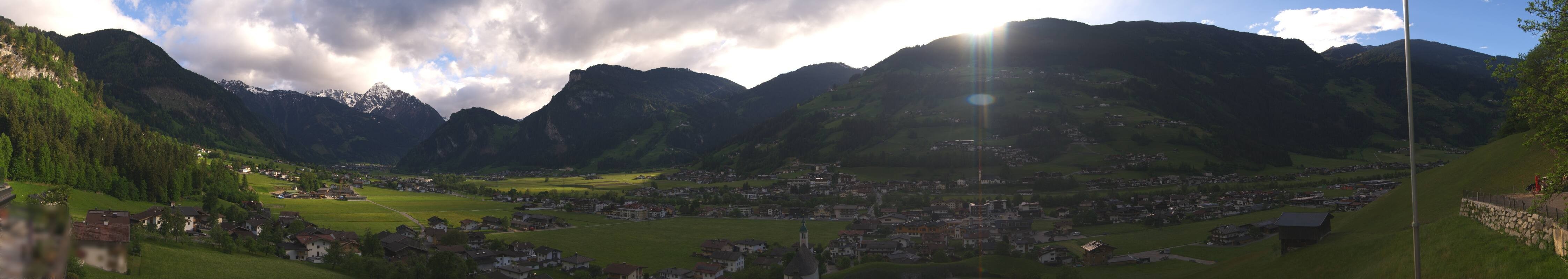Archived image Webcam Panoramic View Mayrhofen