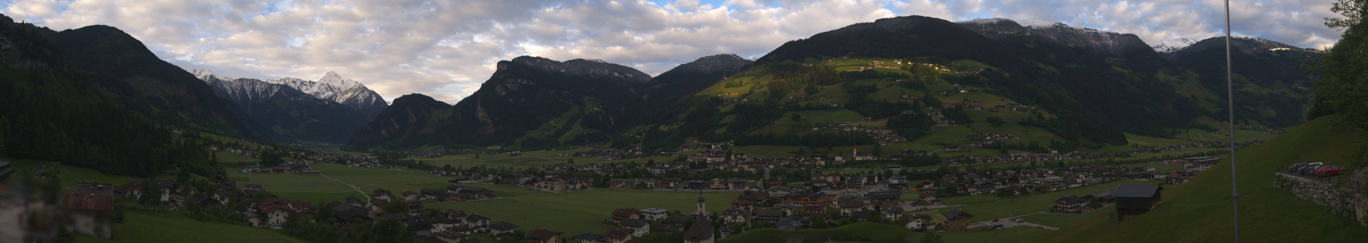 Archived image Webcam Panoramic View Mayrhofen