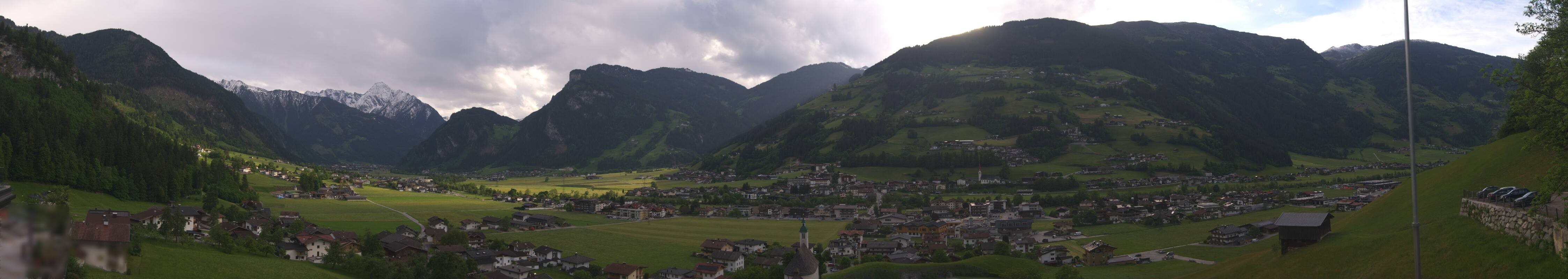 Archived image Webcam Panoramic View Mayrhofen