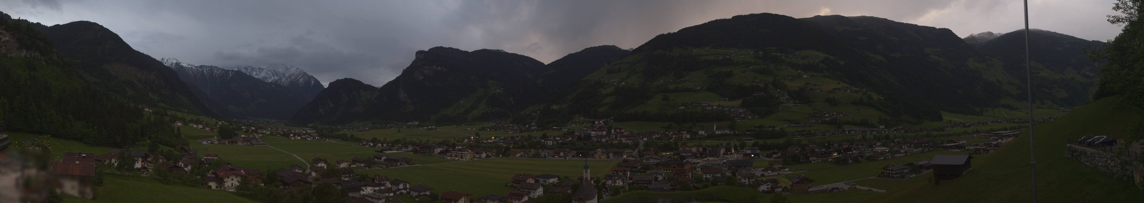 Archived image Webcam Panoramic View Mayrhofen