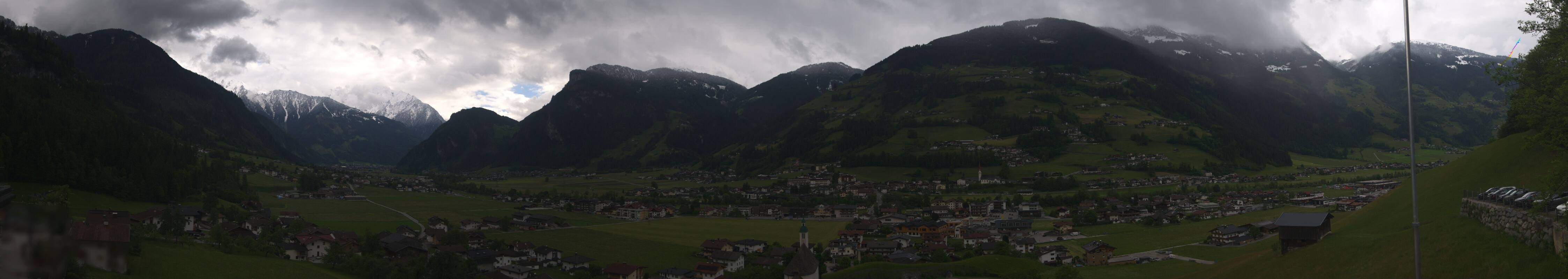 Archived image Webcam Panoramic View Mayrhofen