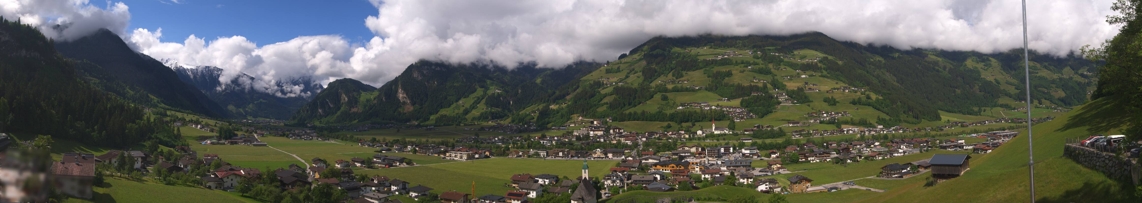 Archived image Webcam Panoramic View Mayrhofen
