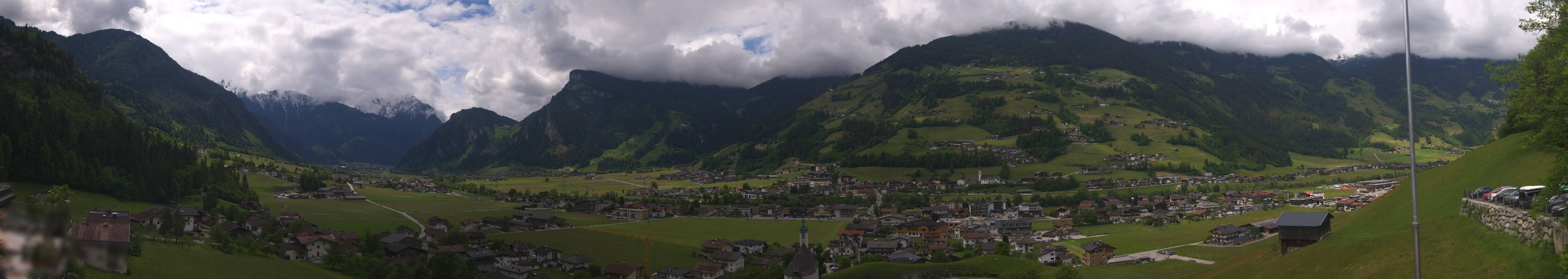 Archived image Webcam Panoramic View Mayrhofen