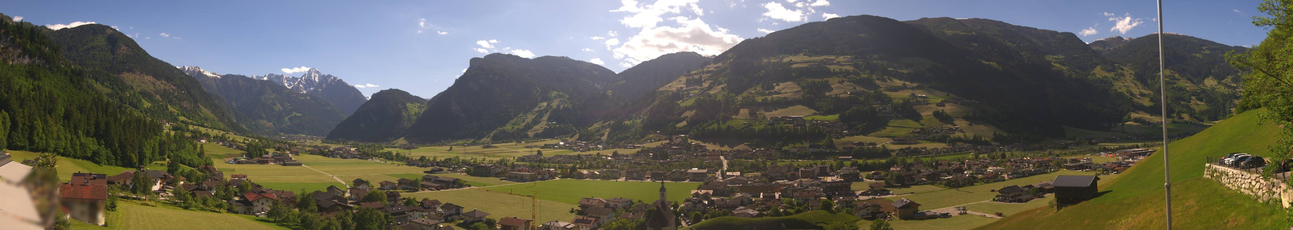 Archived image Webcam Panoramic View Mayrhofen