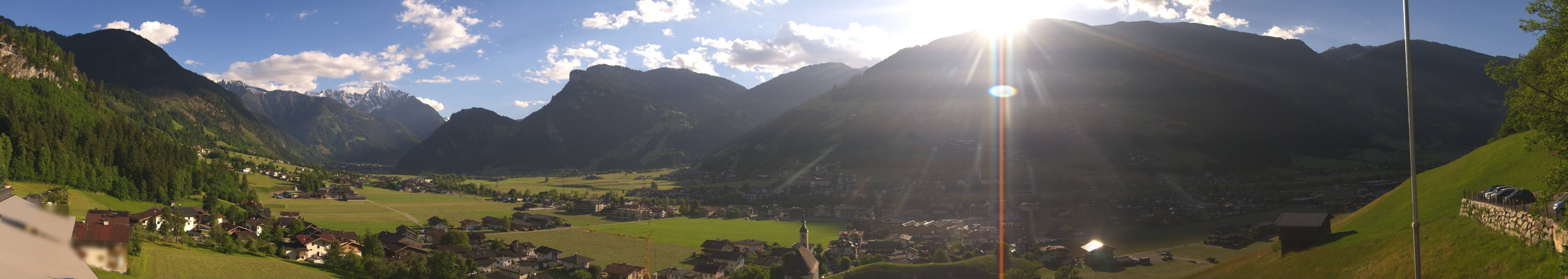 Archived image Webcam Panoramic View Mayrhofen