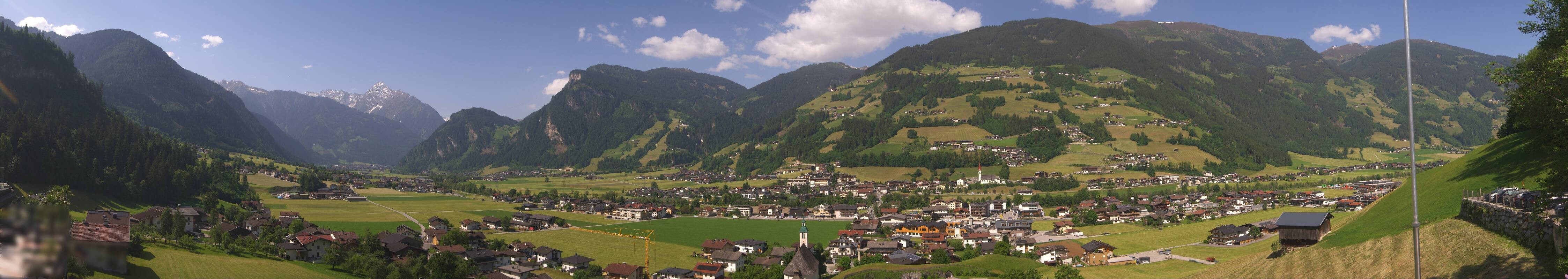 Archived image Webcam Panoramic View Mayrhofen