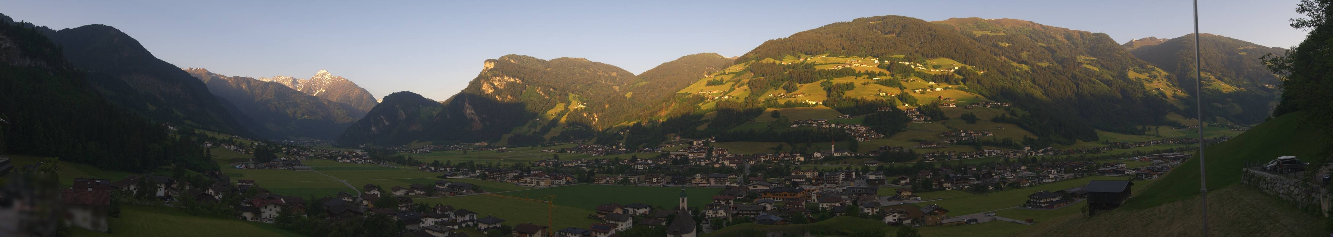 Archived image Webcam Panoramic View Mayrhofen