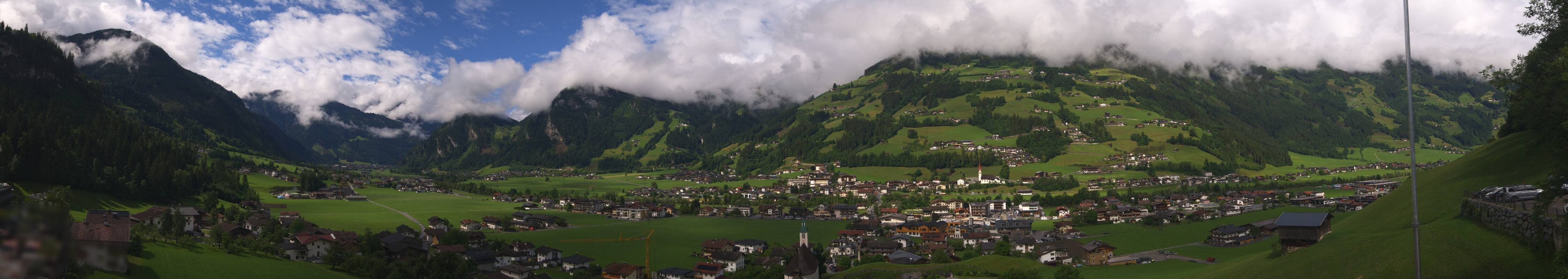 Archived image Webcam Panoramic View Mayrhofen