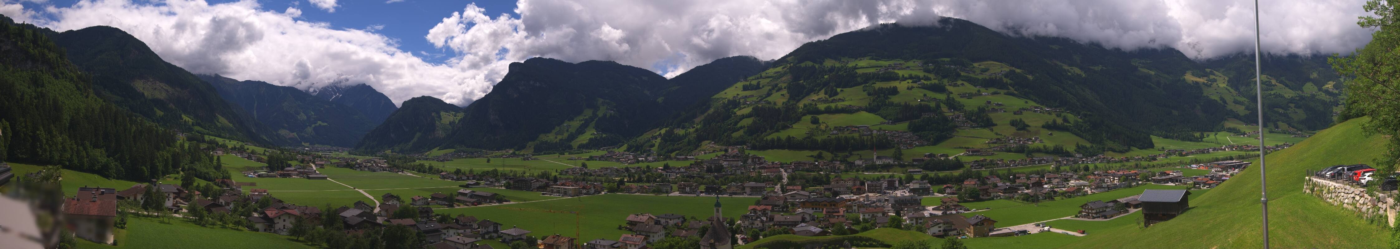 Archived image Webcam Panoramic View Mayrhofen