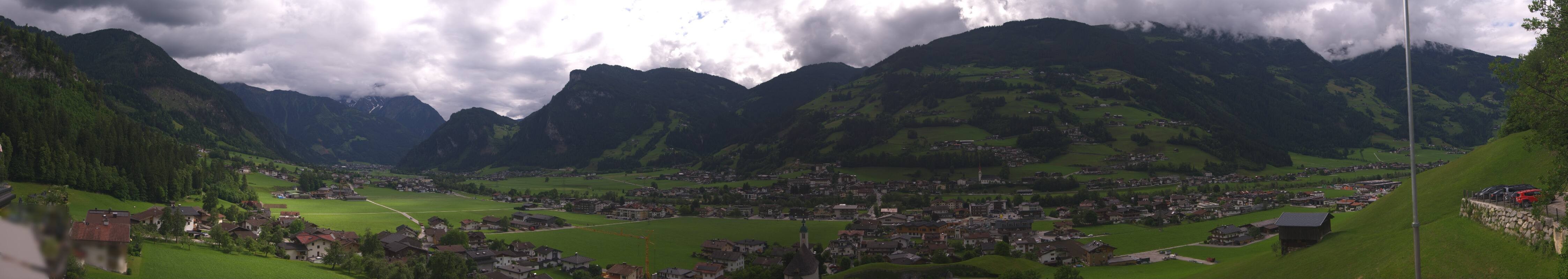 Archived image Webcam Panoramic View Mayrhofen