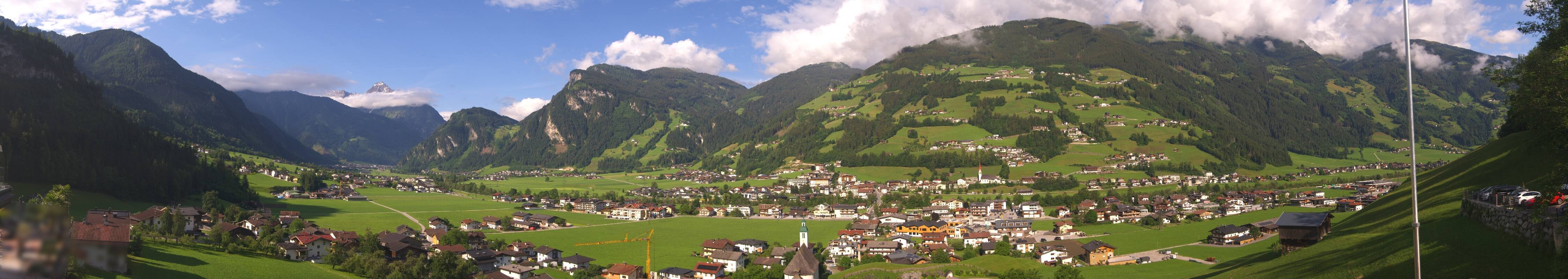 Archived image Webcam Panoramic View Mayrhofen