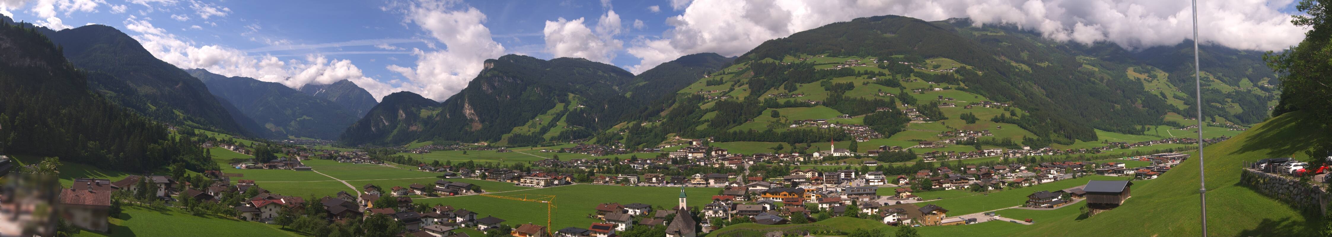 Archived image Webcam Panoramic View Mayrhofen