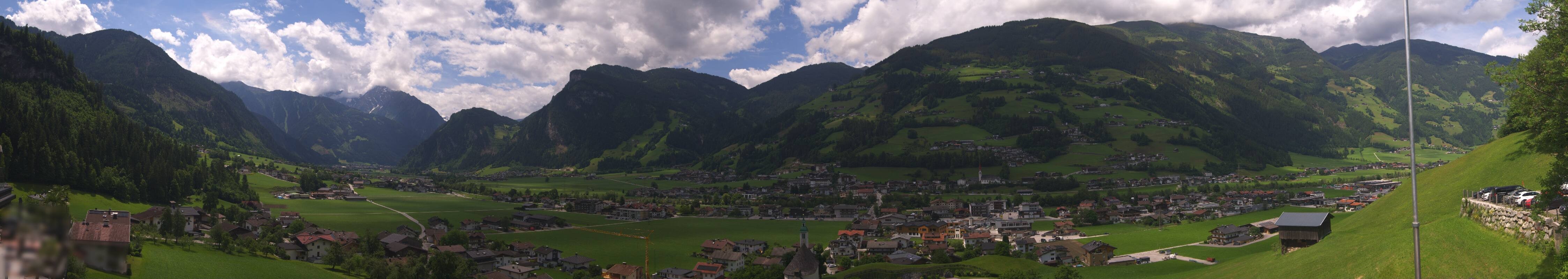 Archived image Webcam Panoramic View Mayrhofen