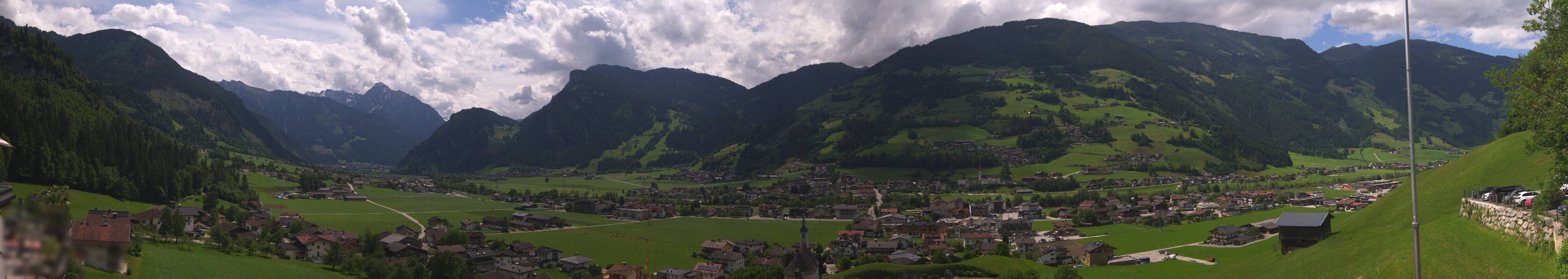 Archived image Webcam Panoramic View Mayrhofen