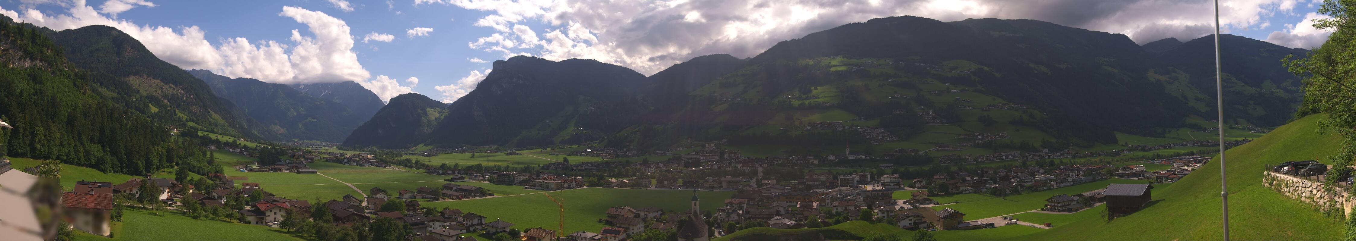 Archived image Webcam Panoramic View Mayrhofen