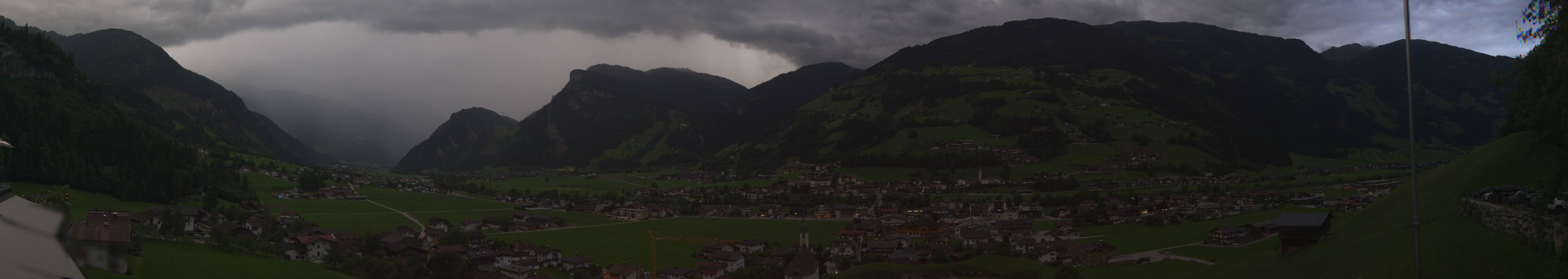 Archived image Webcam Panoramic View Mayrhofen