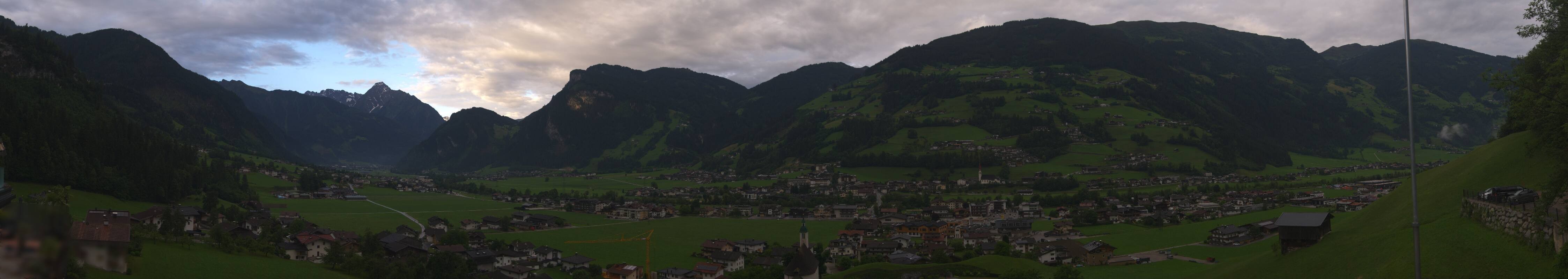 Archiv Foto Webcam Blick von Bichl auf Mayrhofen