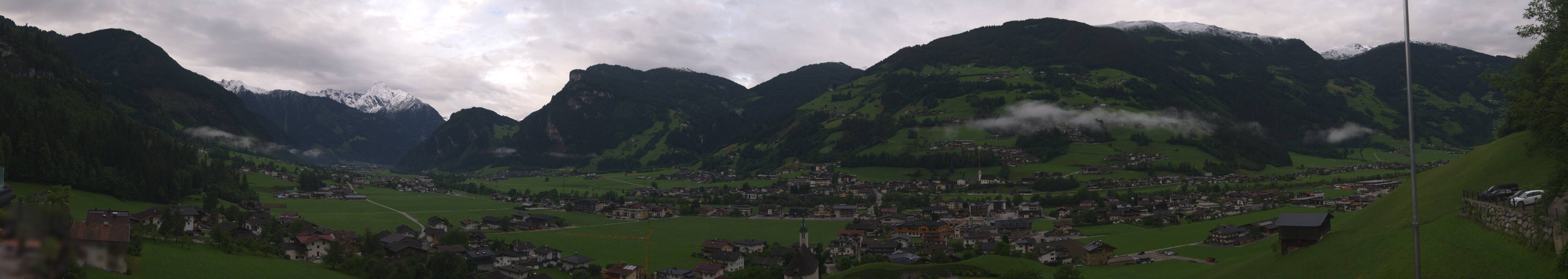 Archived image Webcam Panoramic View Mayrhofen