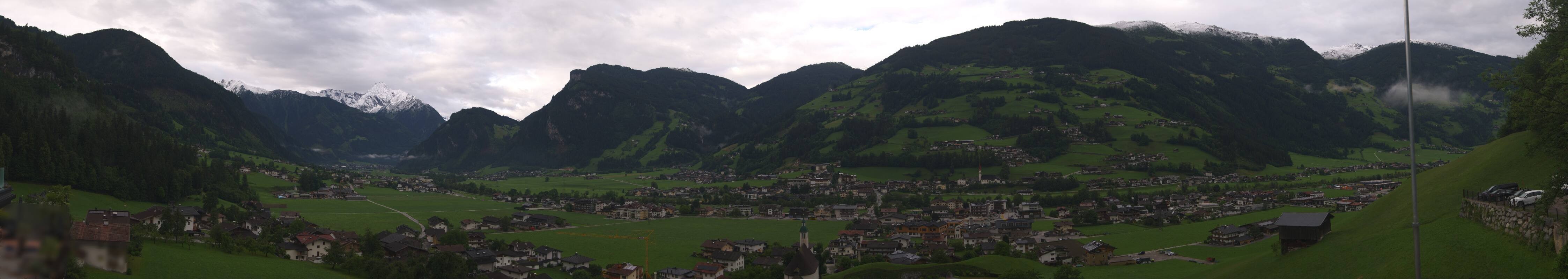 Archived image Webcam Panoramic View Mayrhofen