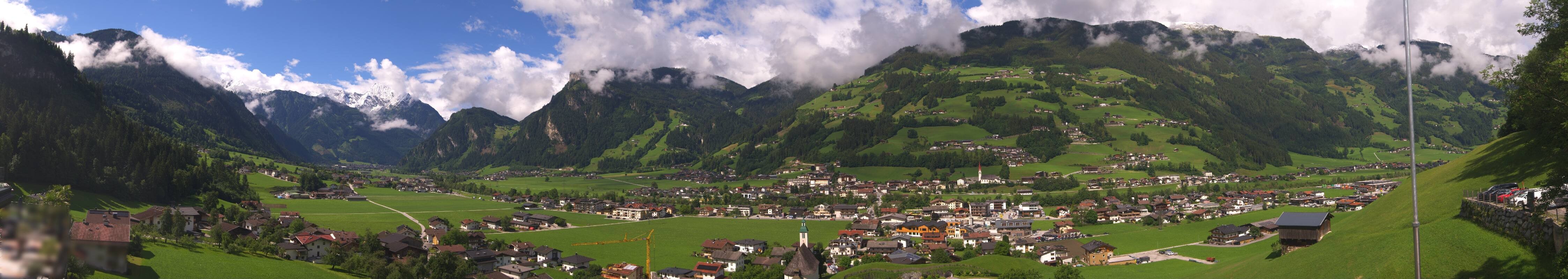 Archived image Webcam Panoramic View Mayrhofen