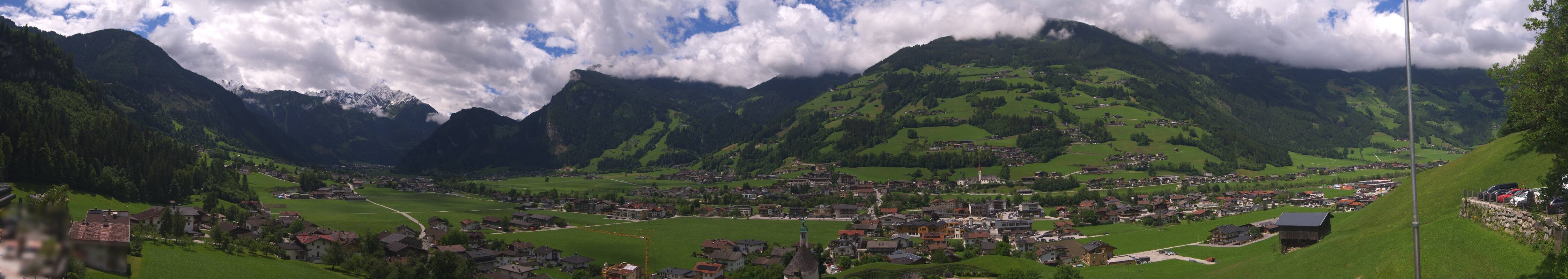 Archived image Webcam Panoramic View Mayrhofen