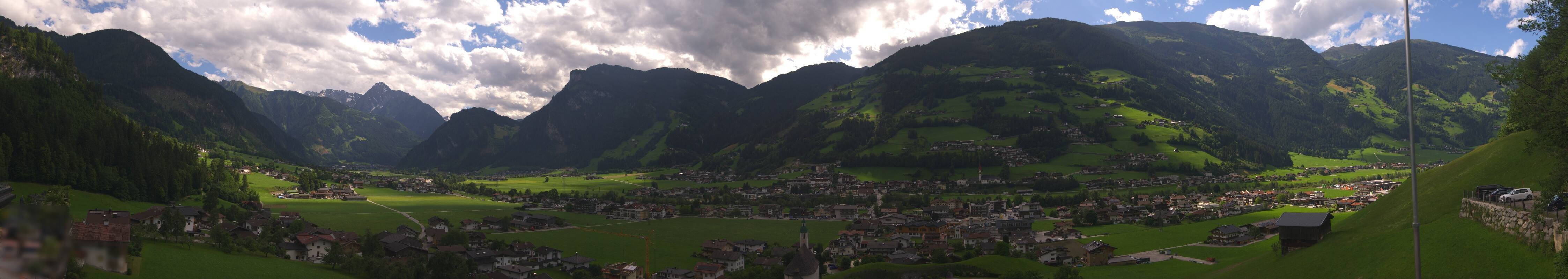 Archived image Webcam Panoramic View Mayrhofen