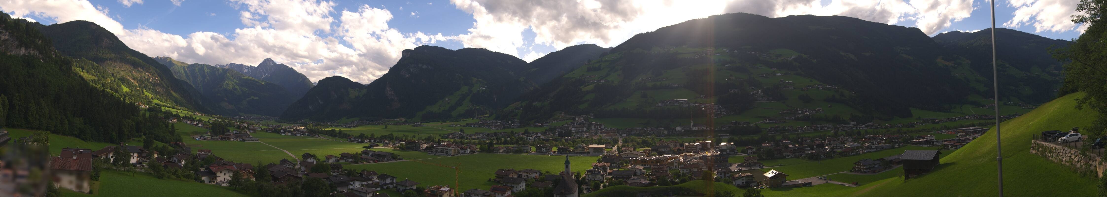 Archived image Webcam Panoramic View Mayrhofen