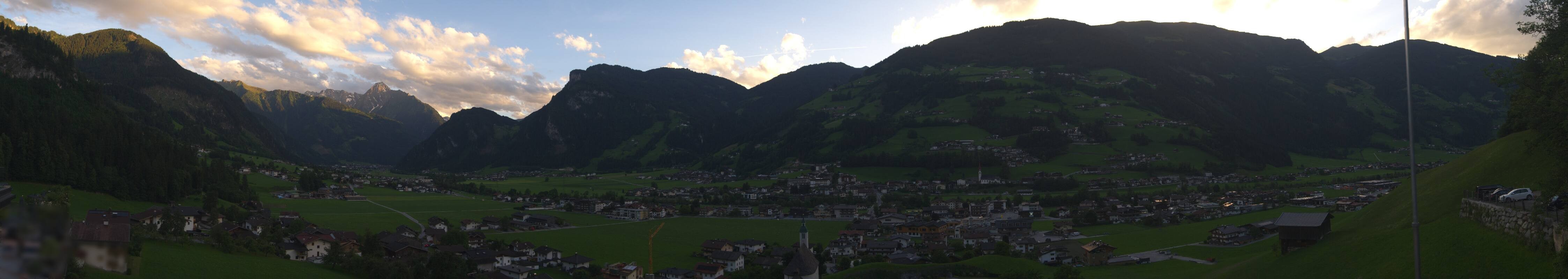 Archived image Webcam Panoramic View Mayrhofen